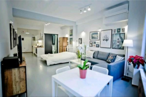 The old Tailor Factory White Room